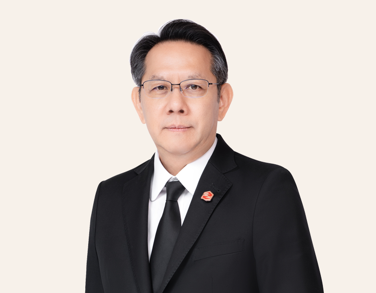 นายยรรยง เดชภิรัตนมงคล 