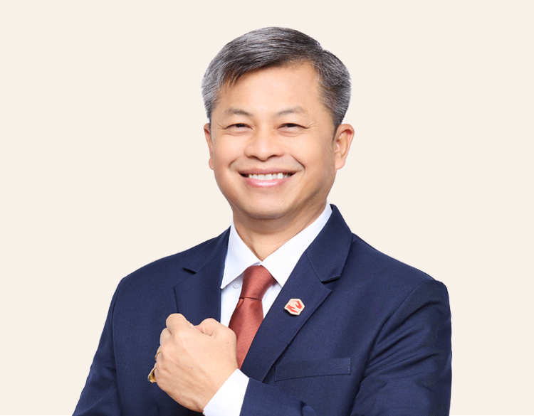 นายณัฐวุฒิ มั่นคง