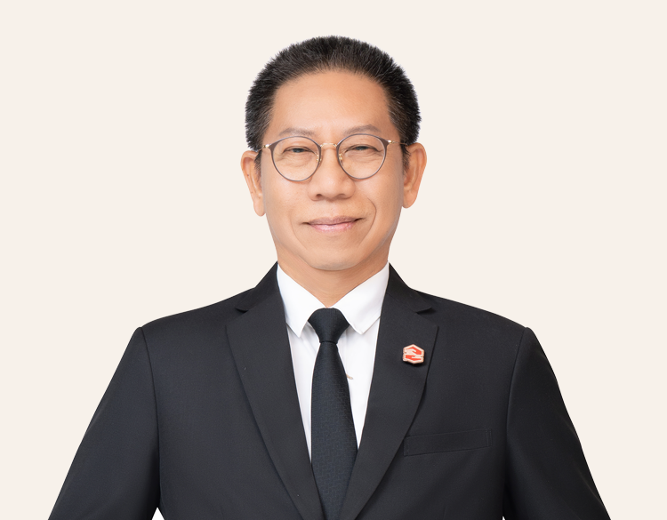 นายอัครุตม์  สนธยานนท์