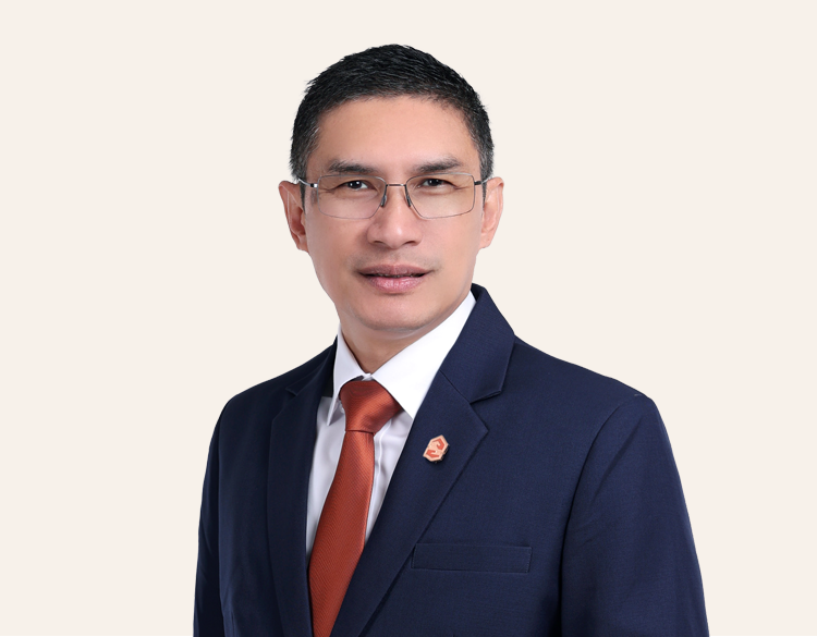นายคณินรัส ทัพพะรังสี