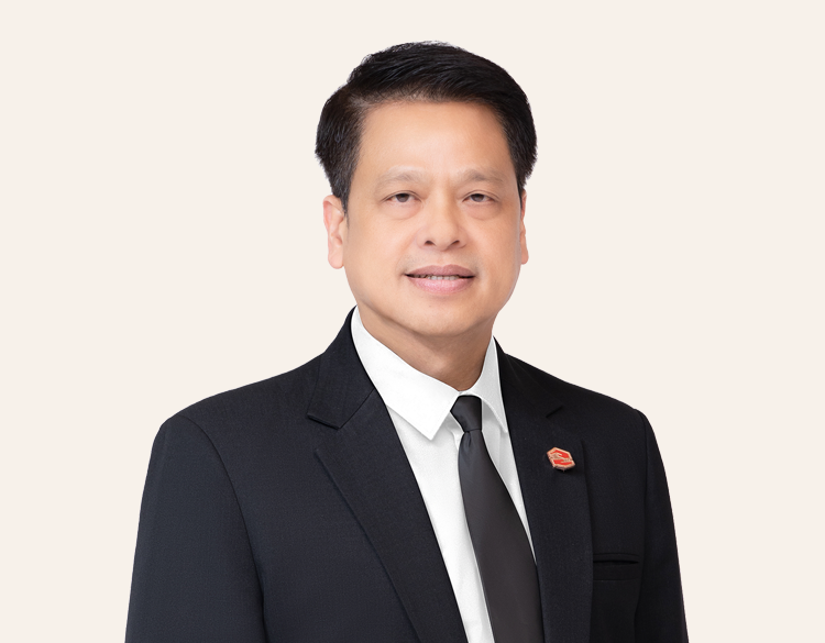 นายอิสระ เนาวศิริ