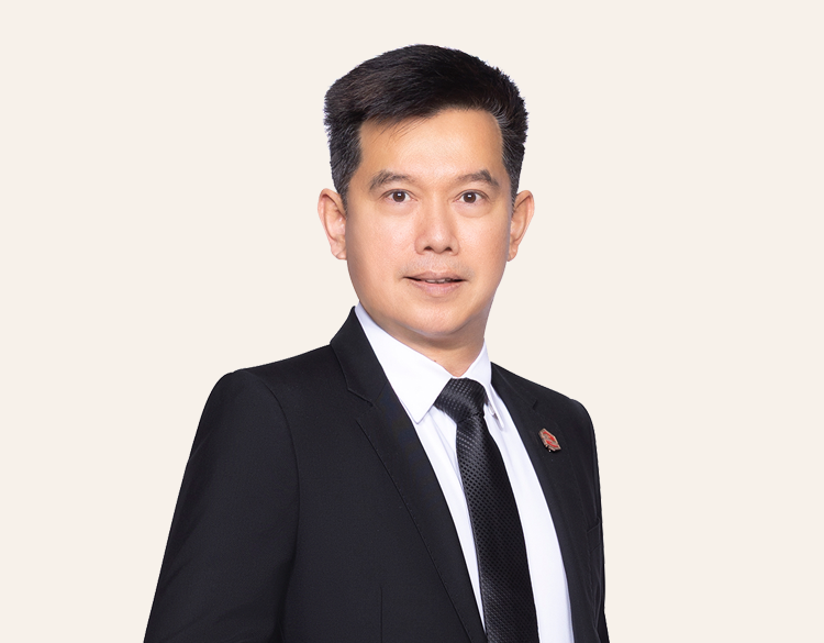 นายกฤษดา ปัทมะผลิน